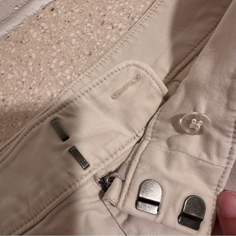 LOFT Soft Bermudas in Cream Cotton Size 6, VGUC - Picture 9 of 16